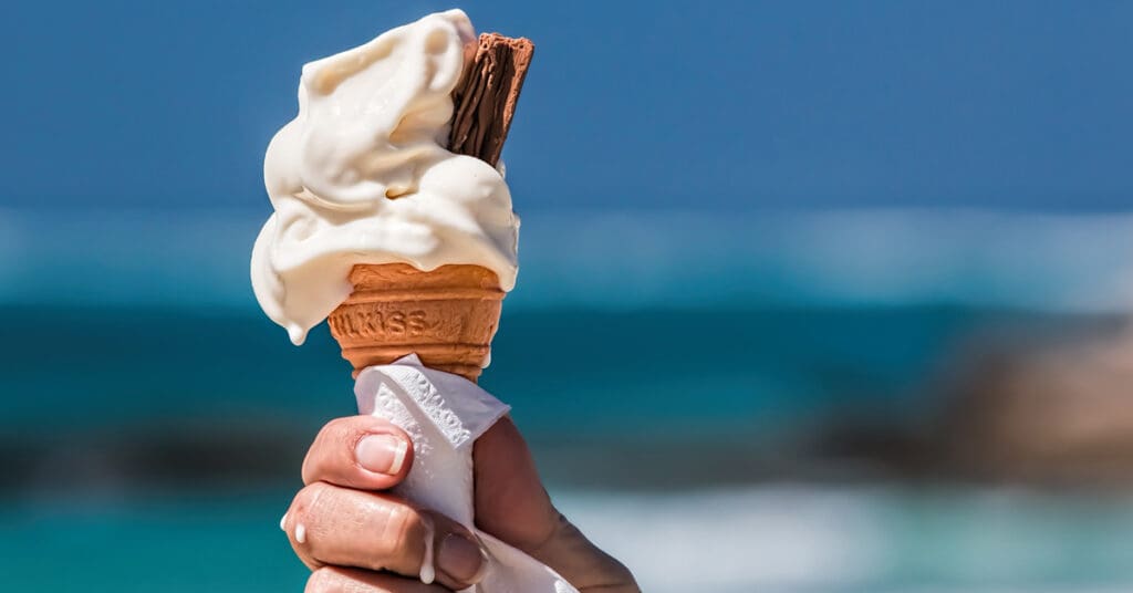 icecream with a flake.